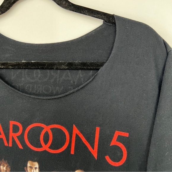 Maroon 5 black red roundneck graphic short sleeves 2015 world tour band t-shirt. - Picture 2 of 8